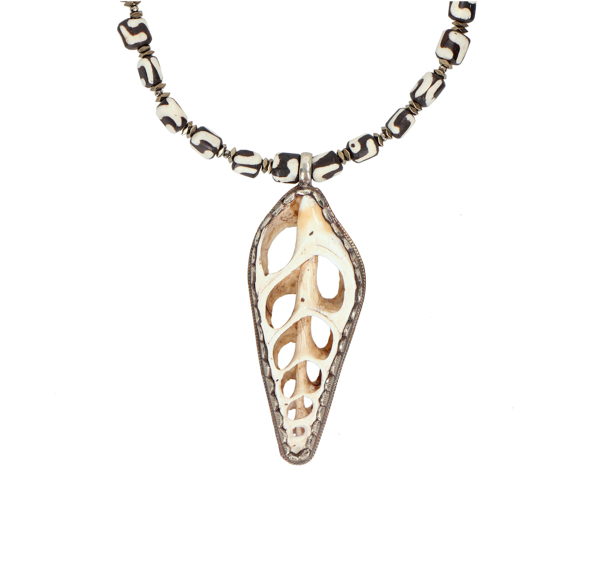 NEPAL COIN SHELL NECKLACE