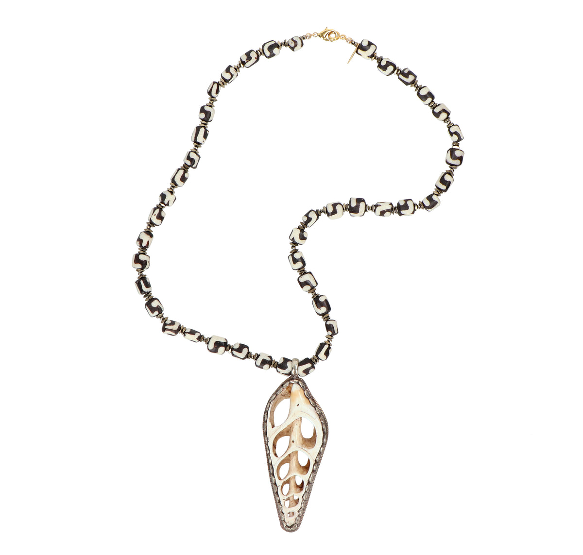 NEPAL COIN SHELL NECKLACE