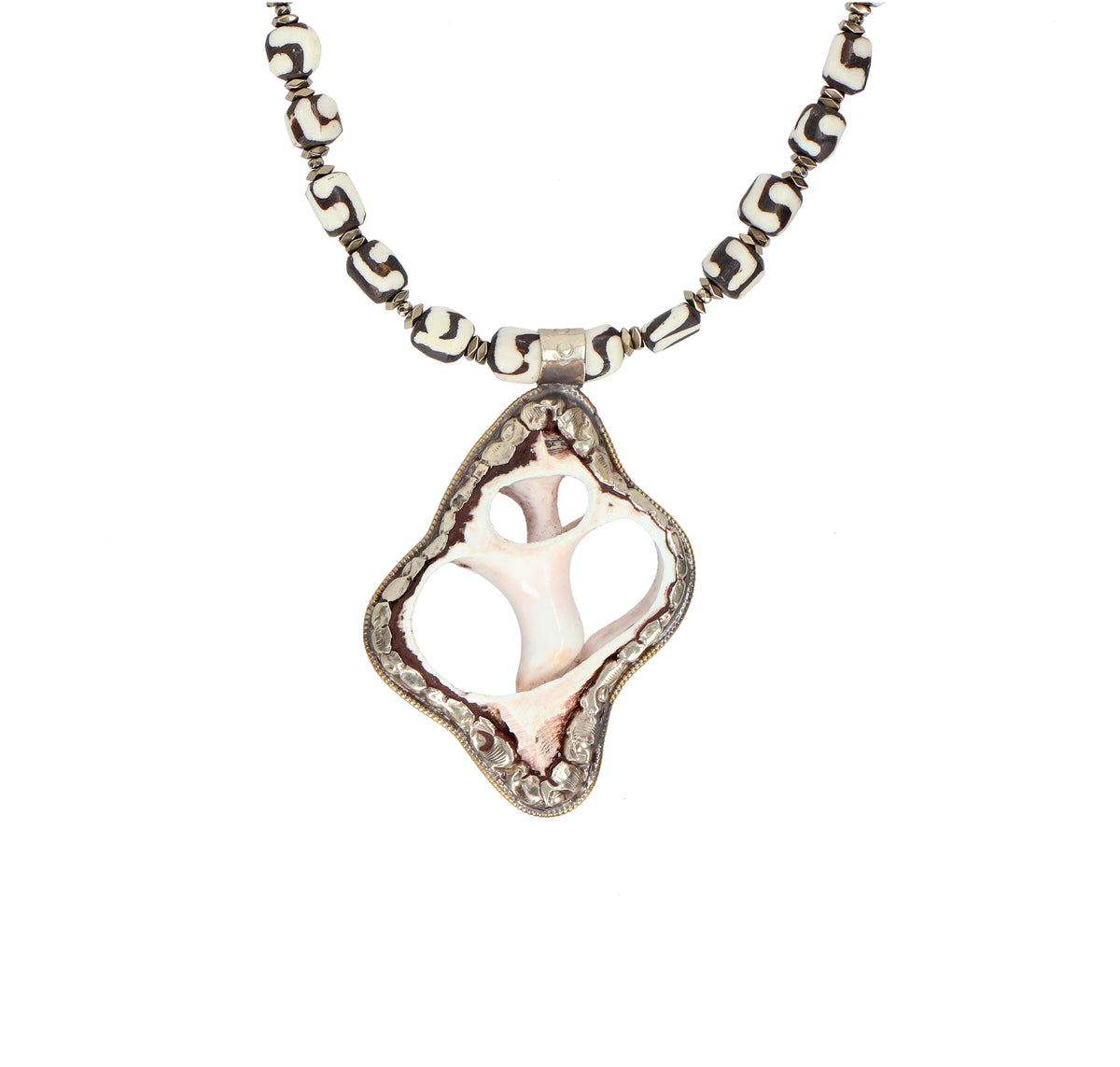 NEPAL COIN SHELL NECKLACE